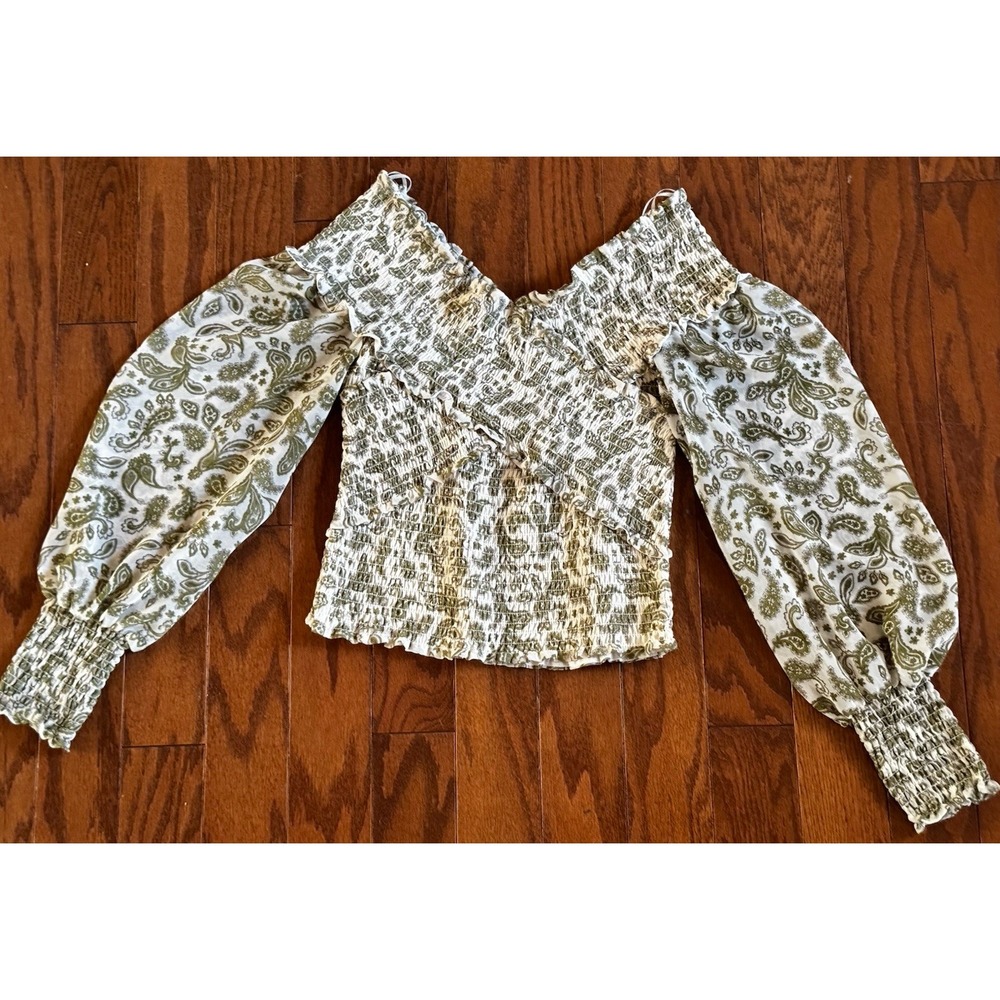 NWT's BB Dakota by Steve Madden Smocked Peasant Coquette Top M Green Paisley